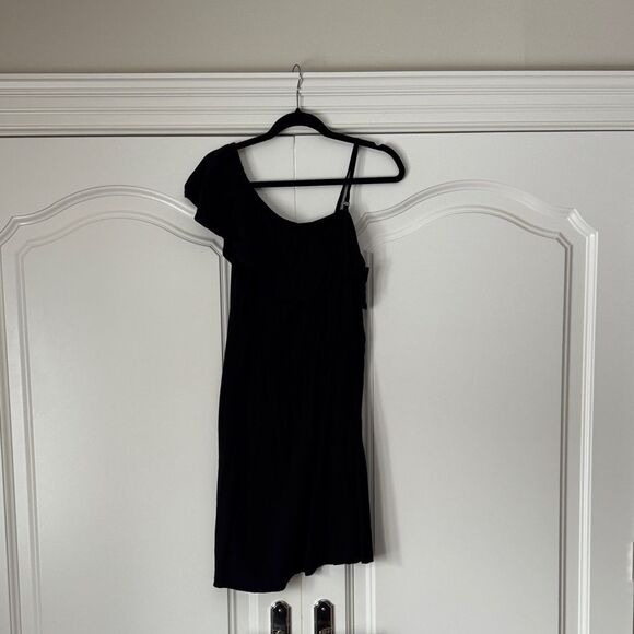 Reitmans Dresses & Skirts - Reitmans Chic Black One-Shoulder Dress